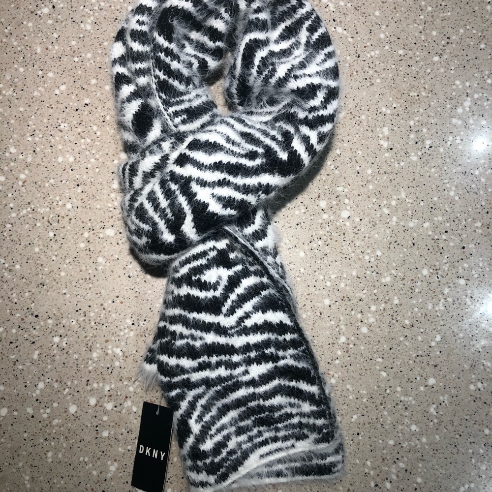 DKNY Black& White Scarf